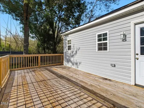 210 W Oak Street Zebulon NC 27597