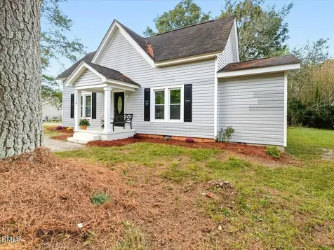 210 W Oak Street Zebulon NC 27597