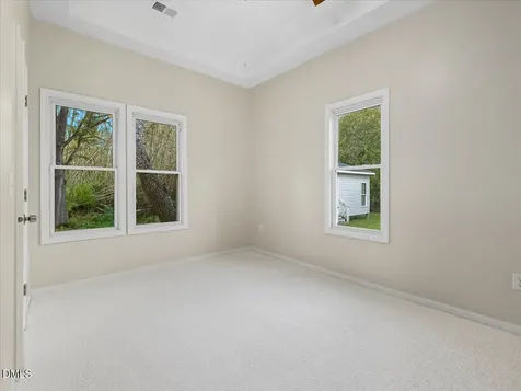 210 W Oak Street Zebulon NC 27597
