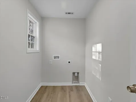 210 W Oak Street Zebulon NC 27597