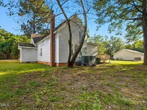 210 W Oak Street Zebulon NC 27597