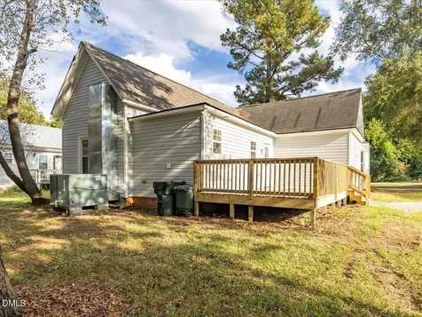 210 W Oak Street Zebulon NC 27597
