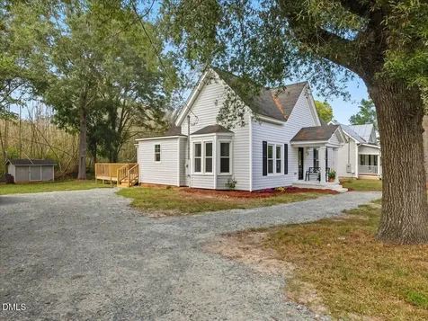 210 W Oak Street Zebulon NC 27597