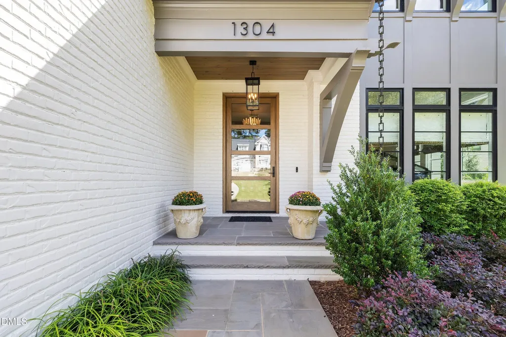 1304 Ivy Lane Raleigh NC 27609