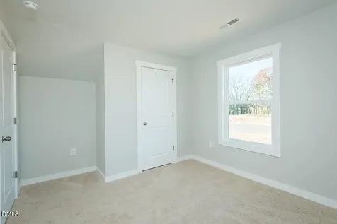 409 E Lee Avenue Yadkinville NC 27055