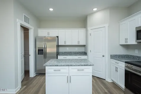 409 E Lee Avenue Yadkinville NC 27055