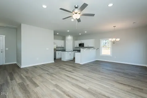 409 E Lee Avenue Yadkinville NC 27055