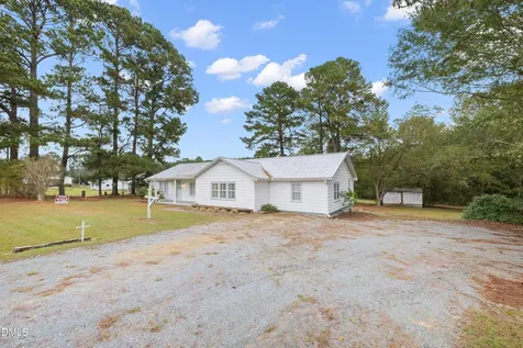 821 Penny Road Angier NC 27501