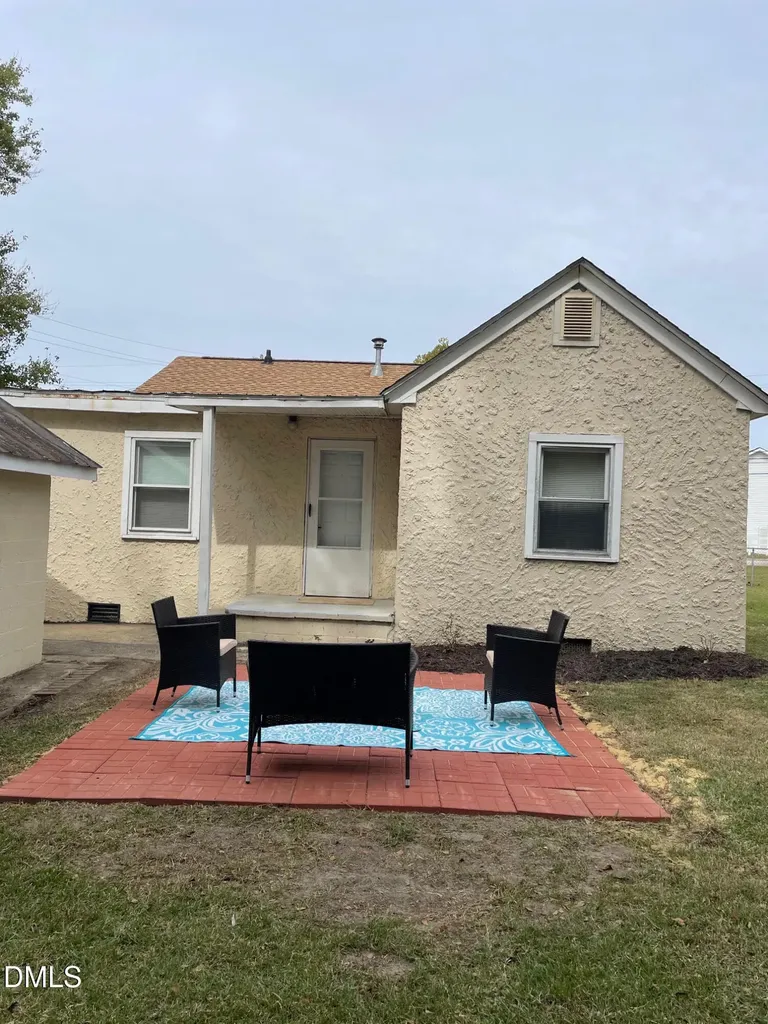804 E Lizzie Street Selma NC 27576
