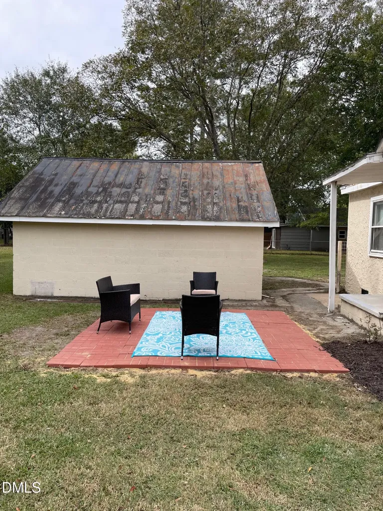 804 E Lizzie Street Selma NC 27576