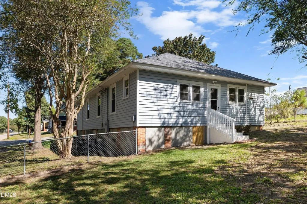 411 W I Street Erwin NC 28339