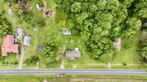 1461 Core Point Road Blounts Creek NC 27814