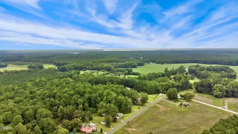 1461 Core Point Road Blounts Creek NC 27814