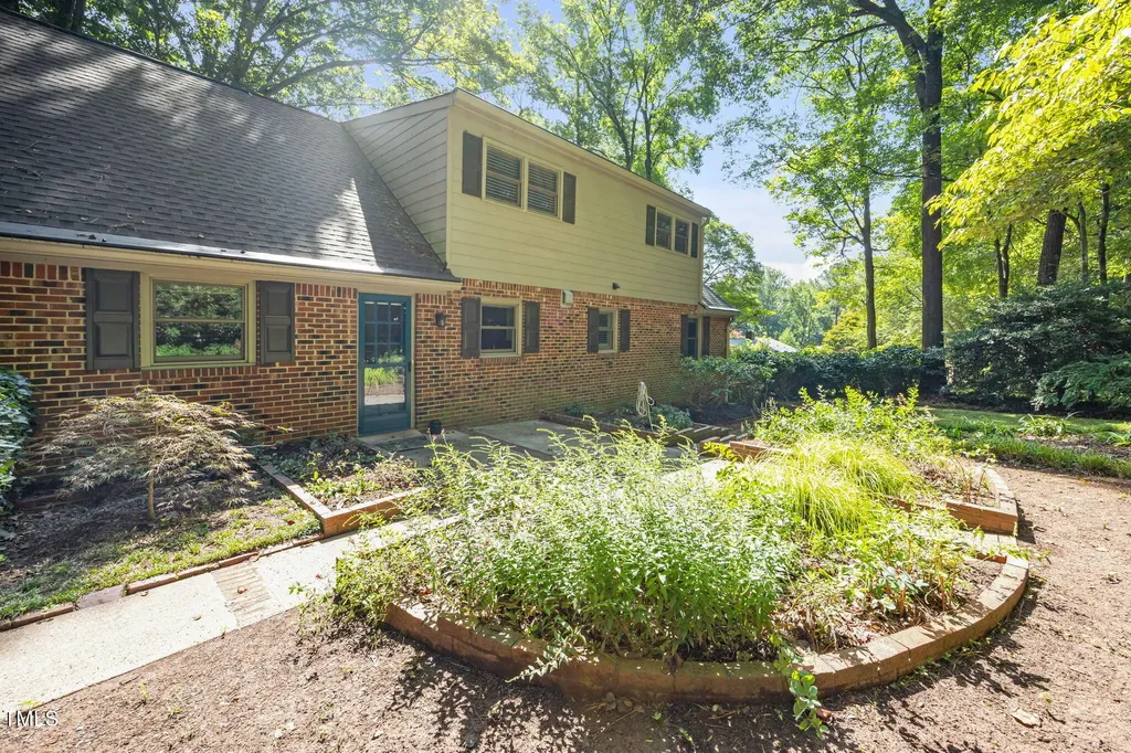 6925 Valley Lake Drive Raleigh NC 27612