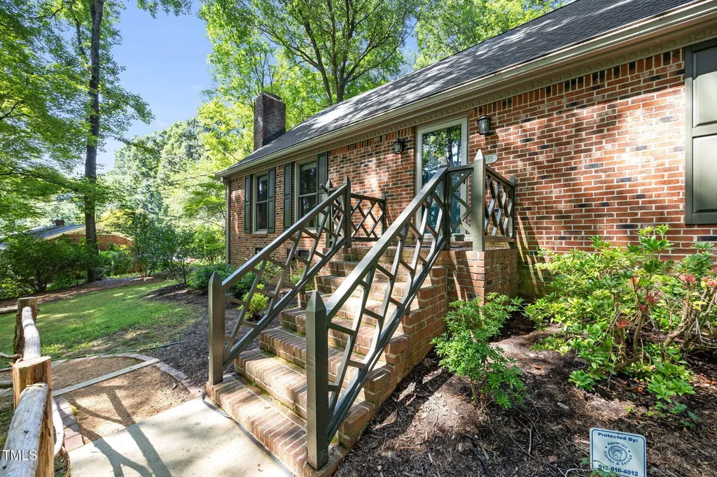 6925 Valley Lake Drive Raleigh NC 27612