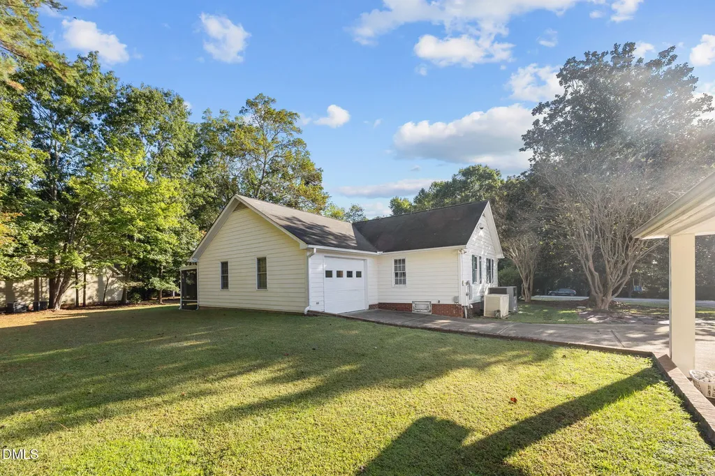 9812 Chris Drive Raleigh NC 27603