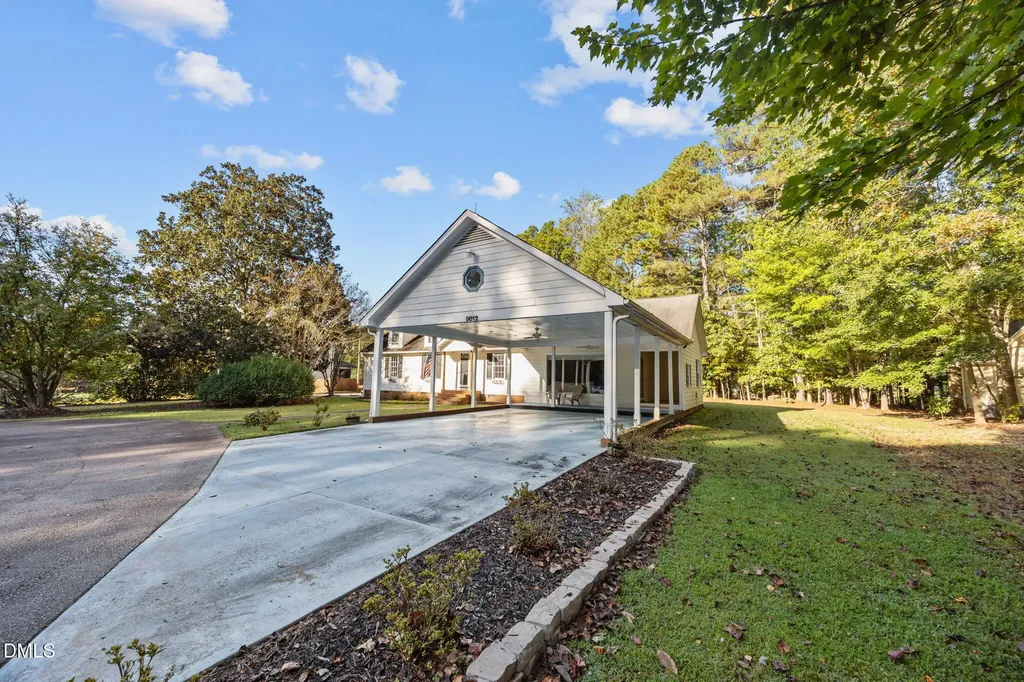 9812 Chris Drive Raleigh NC 27603