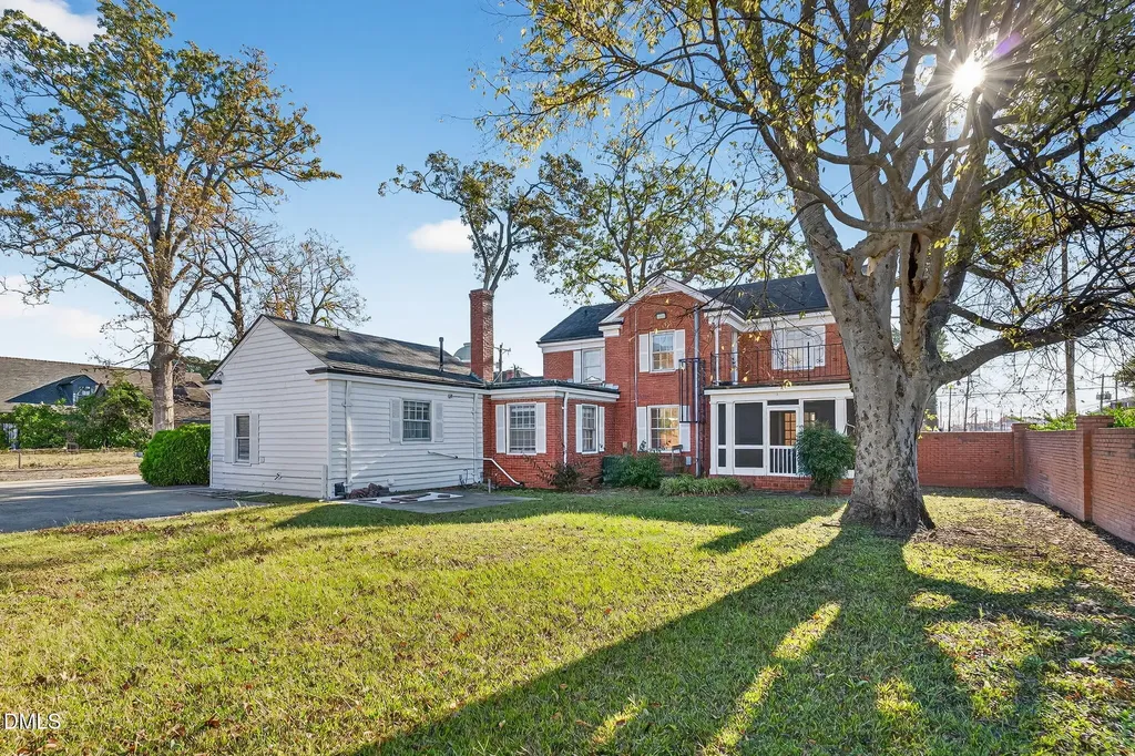 110 S Layton Avenue Dunn NC 28334