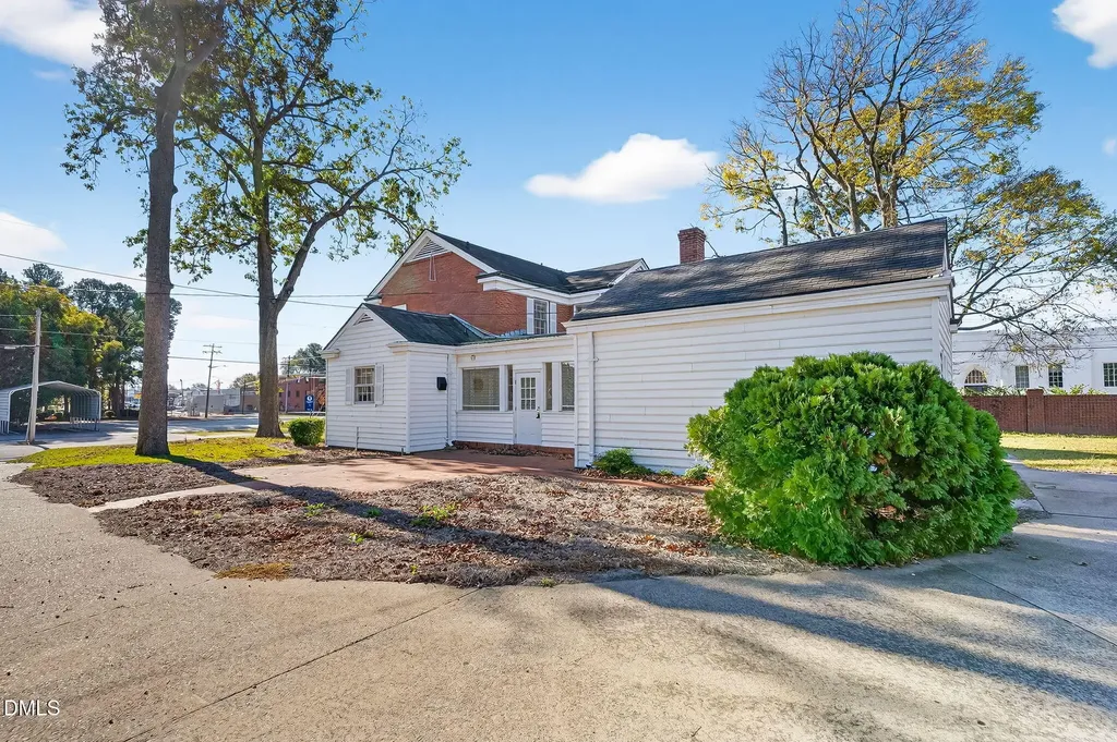110 S Layton Avenue Dunn NC 28334