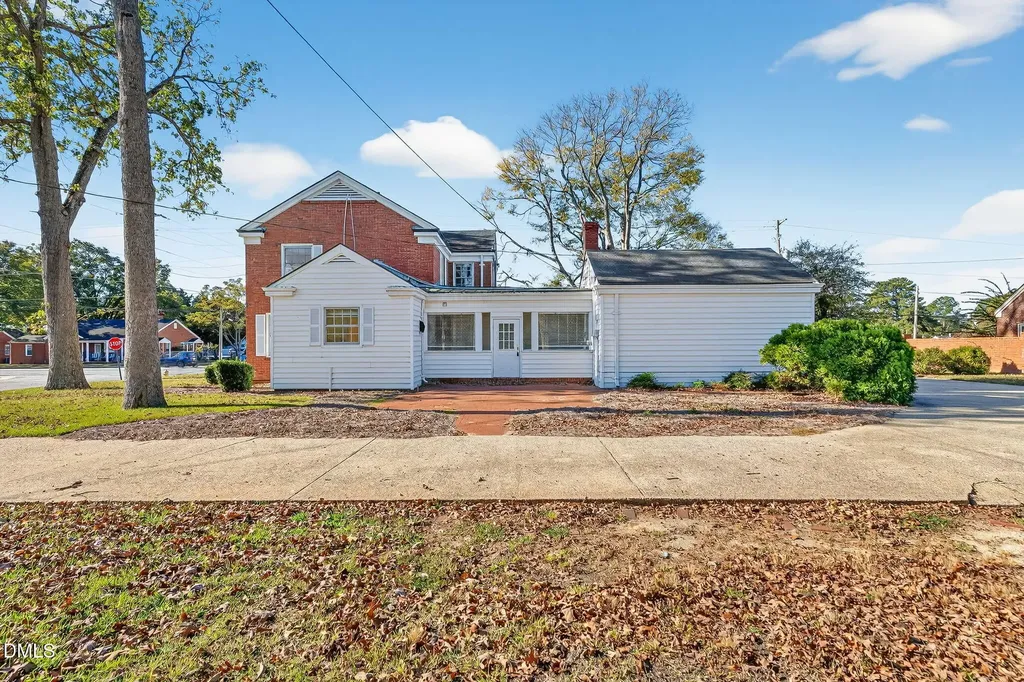 110 S Layton Avenue Dunn NC 28334