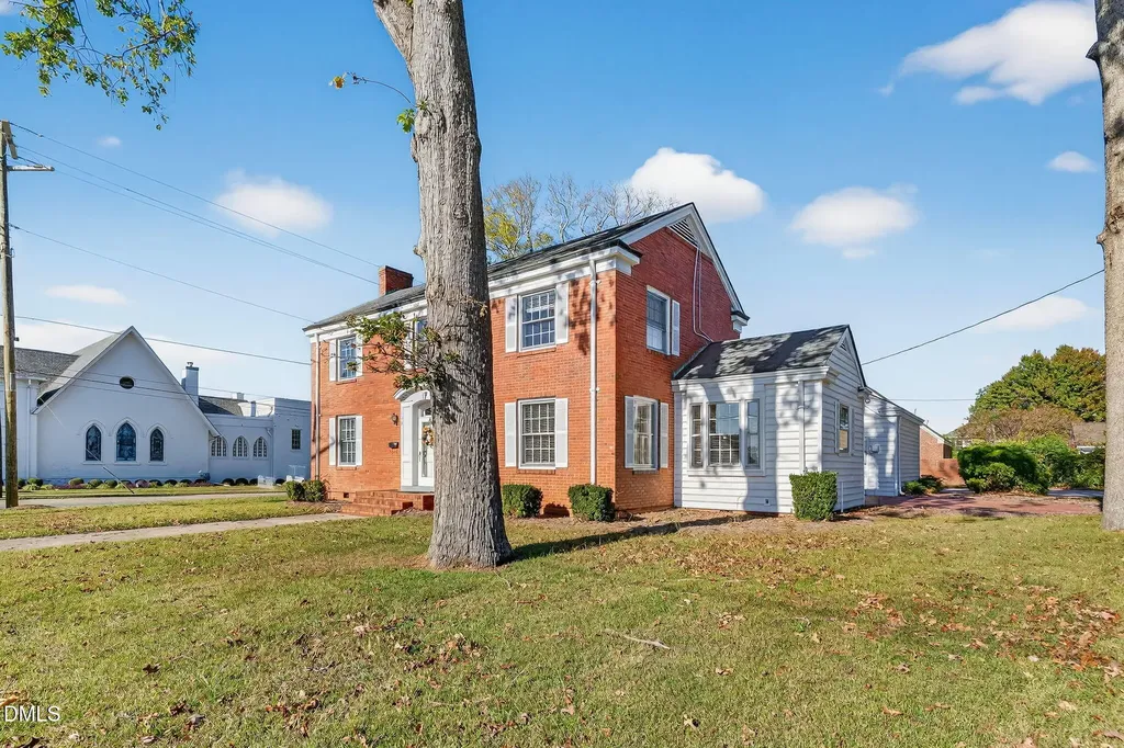 110 S Layton Avenue Dunn NC 28334