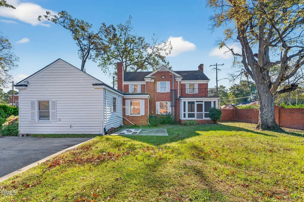 110 S Layton Avenue Dunn NC 28334