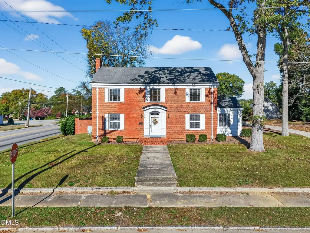 110 S Layton Avenue Dunn NC 28334