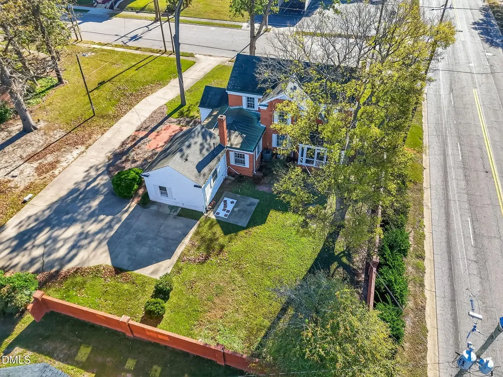 110 S Layton Avenue Dunn NC 28334