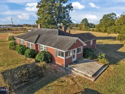 8794 Old 421 Road Liberty NC 27298