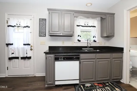 1711 Hanover Court High Point NC 27265