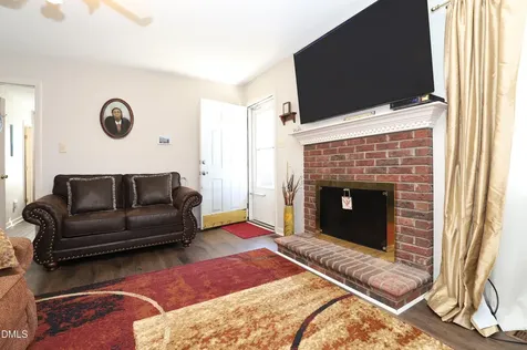 1711 Hanover Court High Point NC 27265
