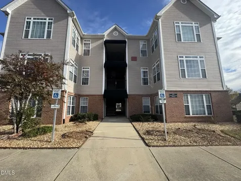 2511 Huntscroft Lane Raleigh NC 27617