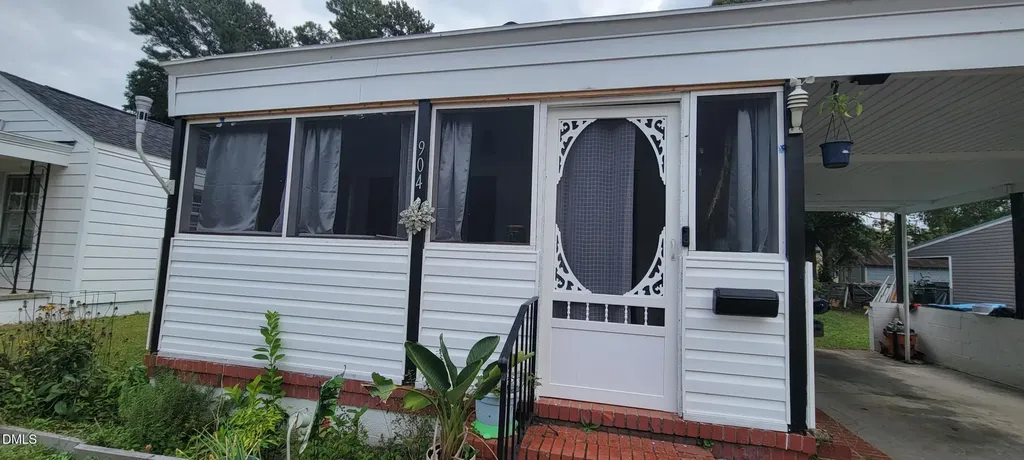 904 N Mckay Avenue Dunn NC 28334