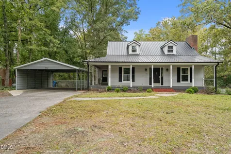 804 W Scotsdale Road Laurinburg NC 28352