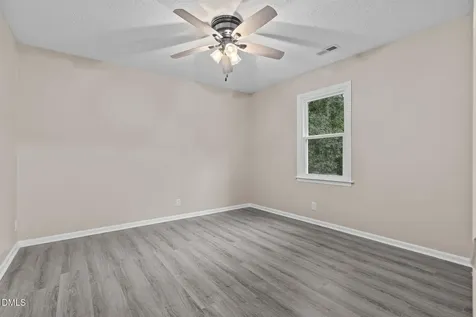 804 W Scotsdale Road Laurinburg NC 28352