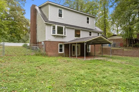 804 W Scotsdale Road Laurinburg NC 28352