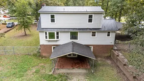 804 W Scotsdale Road Laurinburg NC 28352