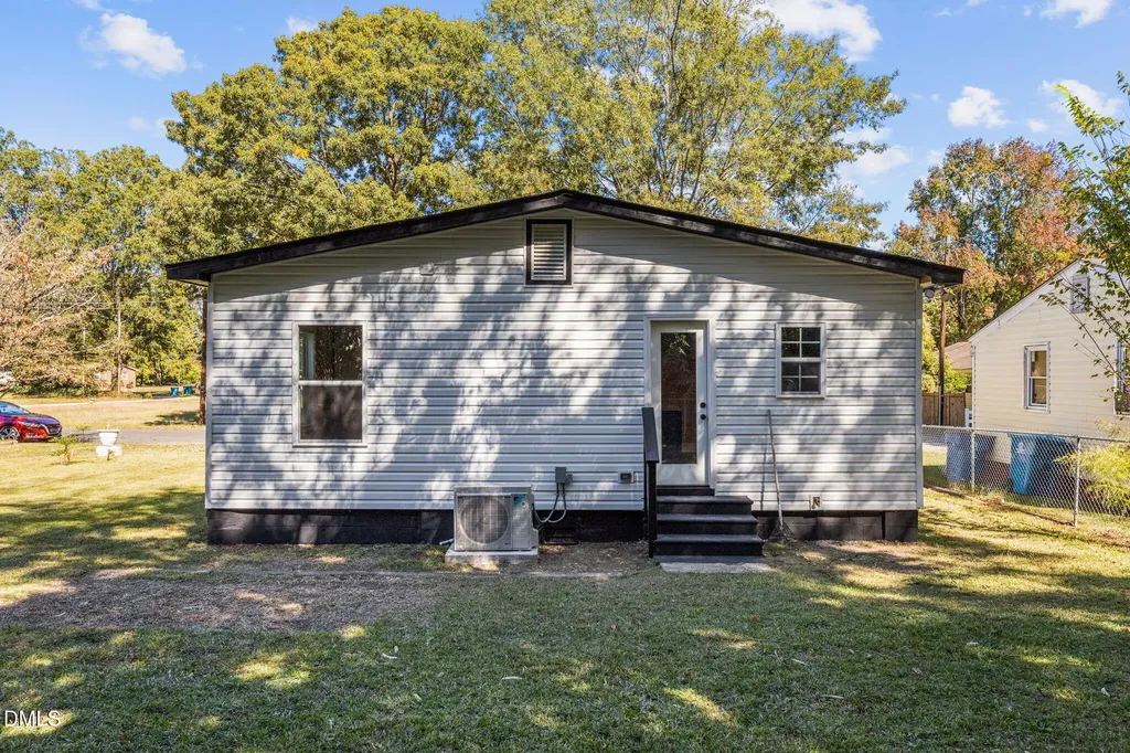 502 E Cleveland Street Dunn NC 28334