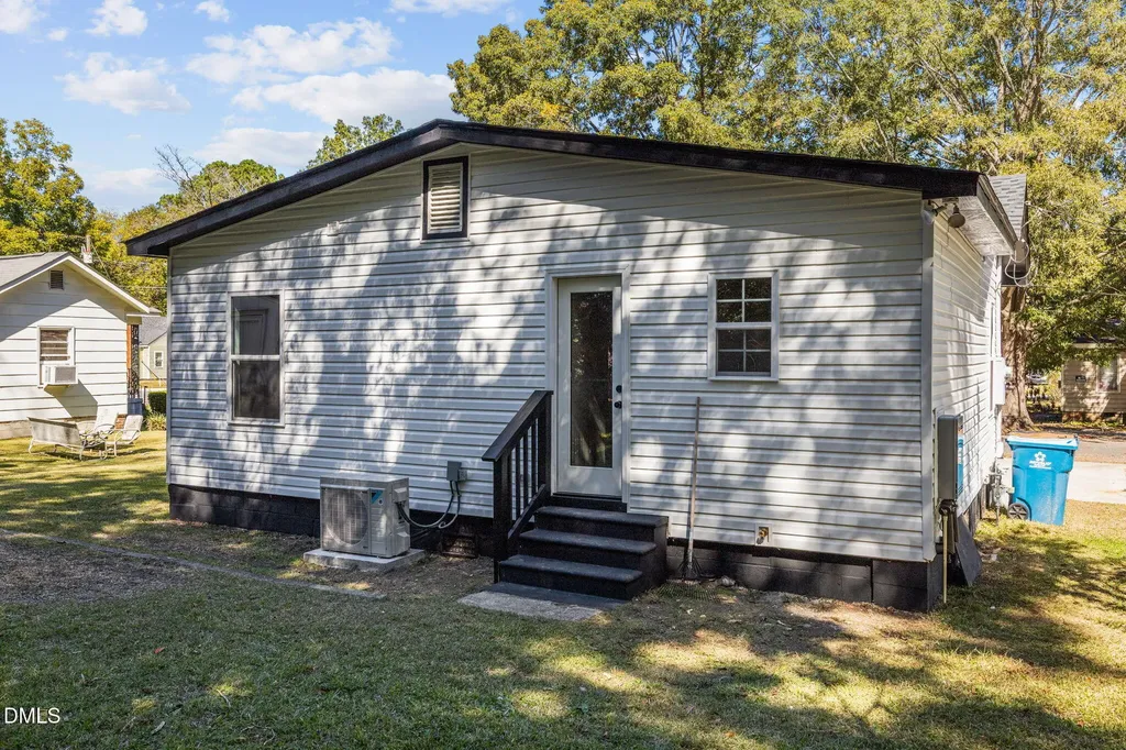 502 E Cleveland Street Dunn NC 28334