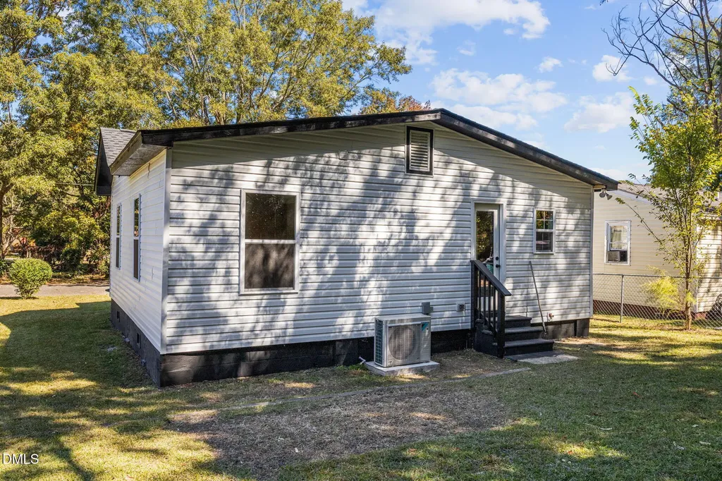 502 E Cleveland Street Dunn NC 28334