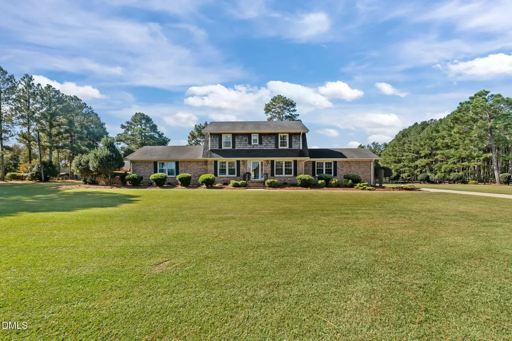 326 Country Way Sanford NC 27332
