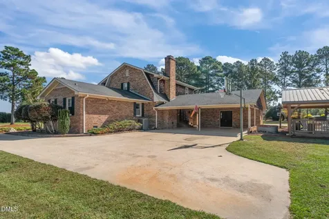 326 Country Way Sanford NC 27332