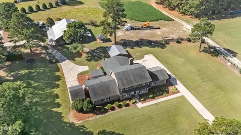 326 Country Way Sanford NC 27332