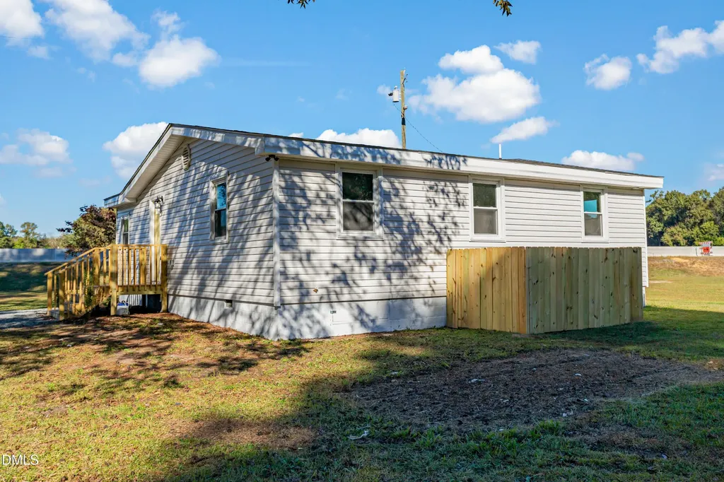 1340 George Perry Lee Road Dunn NC 28334