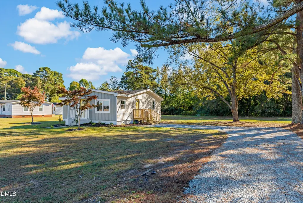 1340 George Perry Lee Road Dunn NC 28334