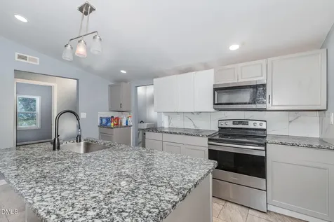 810 Vaughan Street Henderson NC 27536
