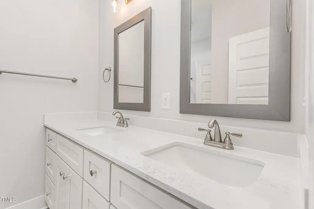 58 Royal Avenue Selma NC 27576