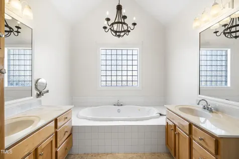 3337 Scarlet Oak Drive Mebane NC 27302