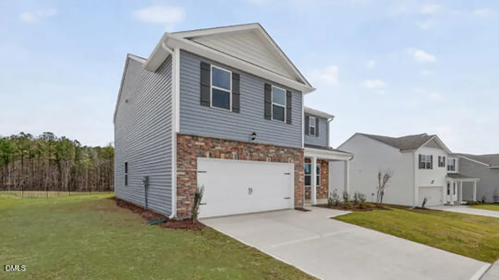 31 Saddle Mare Street Clayton NC 27520