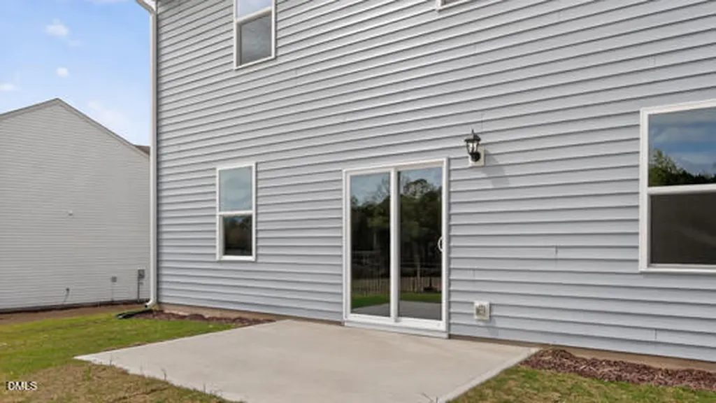 31 Saddle Mare Street Clayton NC 27520